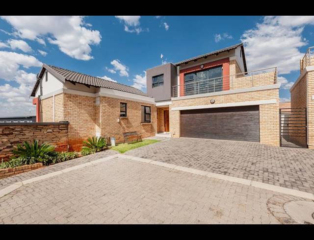 4 BEDROOM HOUSE FOR SALE IN MEYERSDAL